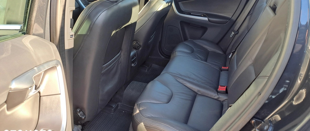 Volvo XC 60 cena 52900 przebieg: 235000, rok produkcji 2011 z Stepnica małe 137